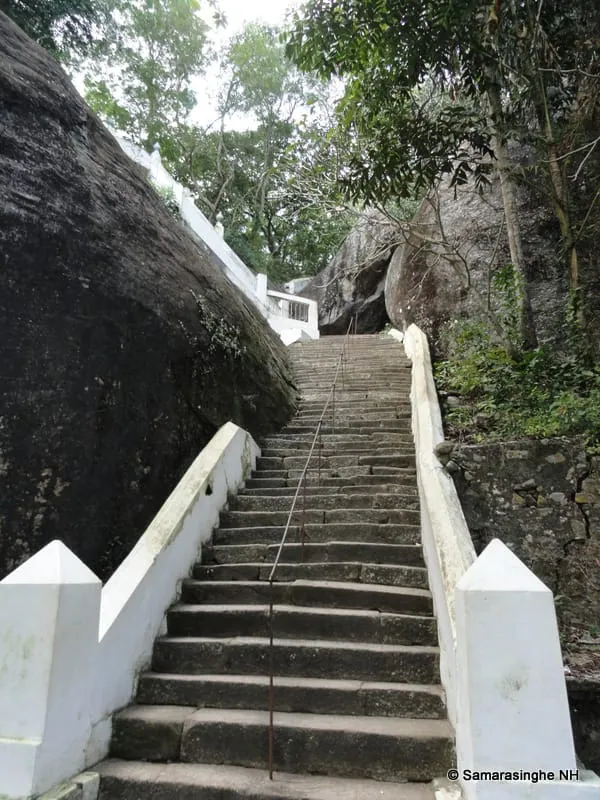 Mulkirigala Raja Maha Viharaya — view 3